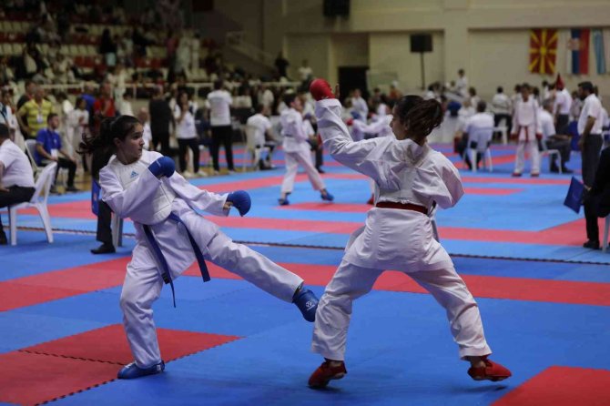 Gemlik’te 3. Uluslararası Karate Turnuvası Heyecanı Yaşandı