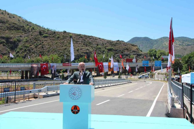 Bakan Karaismailoğlu, "Ak Parti’de İdeolojiye Değil İnsana Hizmet Var"