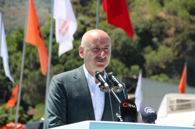 Bakan Karaismailoğlu, "Ak Parti’de İdeolojiye Değil İnsana Hizmet Var"