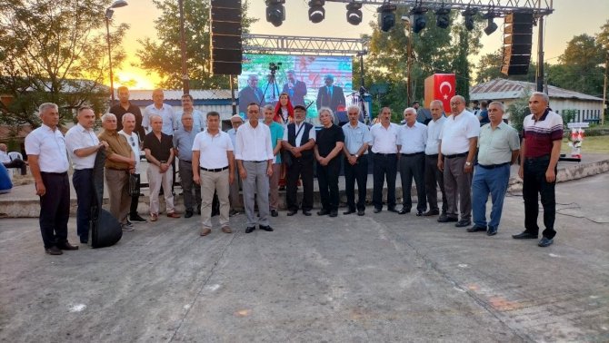 Karacaoğlan Memleketi Düziçi’nde Türkülerle Anıldı