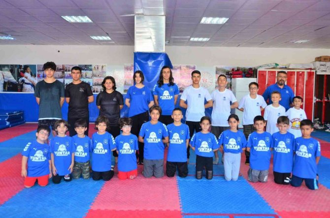 Yunusemre’de Çocuk Ve Gençler Wushu Öğreniyor