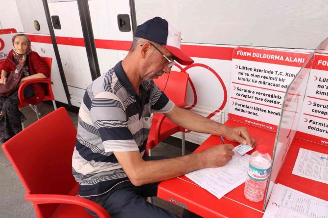 Vatandaşlar Kan Bağışlayarak Hayat Kurtarıyor