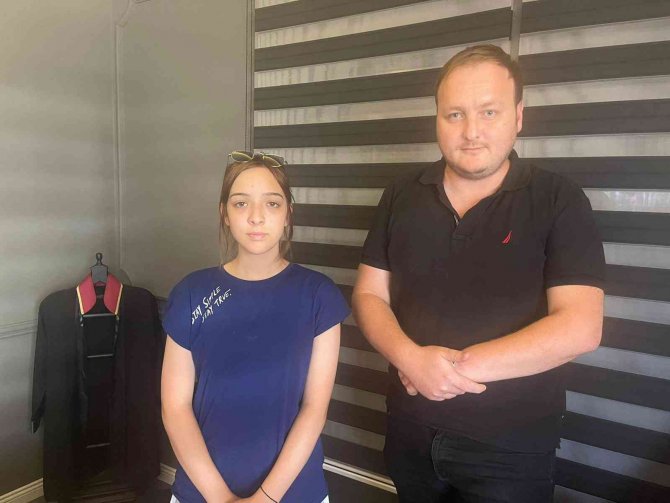 Bacağı Kırılan Köpekleri Veterinerde Öldü, Suç Duyurusunda Bulundular