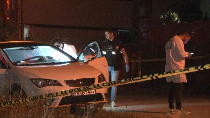 Arnavutköy’de Araç İçerisinde Bulunan Aileye Silahlı Saldırı: 1 Ölü 2 Yaralı