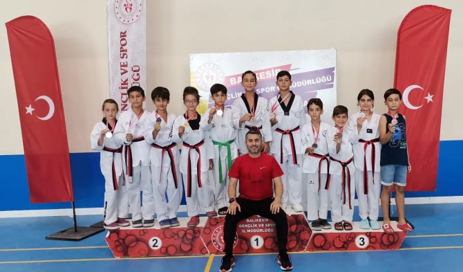Ayvalıklı Sporcular Madalyaya Doymuyor