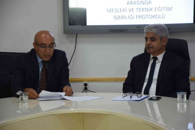 Bitlis’te "Mesleki Ve Teknik Eğitim İ̇şbirliği Protokolü" İmzalandı