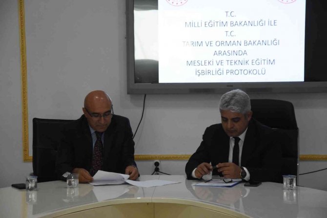 Bitlis’te "Mesleki Ve Teknik Eğitim İ̇şbirliği Protokolü" İmzalandı
