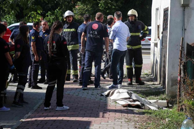 Tavadaki Kızgın Yağın Üzerine Sıçradığı Kadın Yanarak Can Verdi