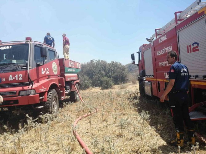 Ezine Belediye İtfaiye Ekipleri Yangın Bölgesinde