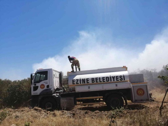 Ezine Belediye İtfaiye Ekipleri Yangın Bölgesinde