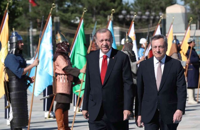 Cumhurbaşkanı Erdoğan, İ̇talya Başbakanı Draghi’yi Resmi Törenle Karşıladı