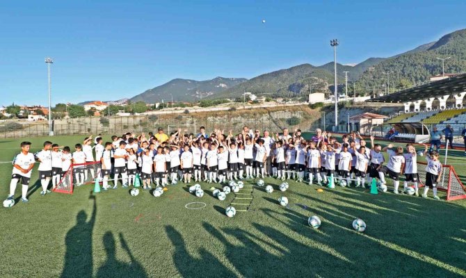 Honaz’da Yaz Futbol Okulunda Çalışmalar Başladı
