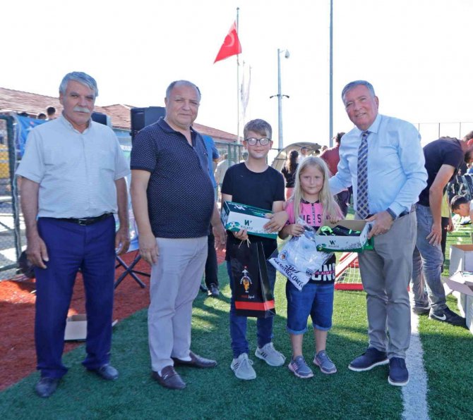 Honaz’da Yaz Futbol Okulunda Çalışmalar Başladı