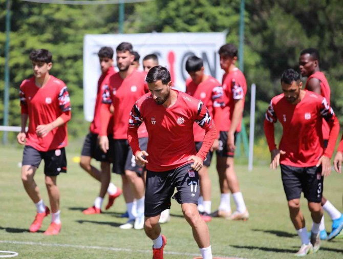 Sivasspor Hücum Çalıştı