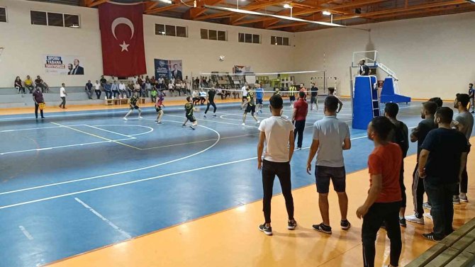 Emniyetspor, Dicle Gençlikspor Voleybol Turnuvasında Şampiyon Oldu