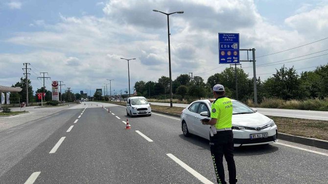 Kırmızı Işıkta Geçenler Drona Yakalandı