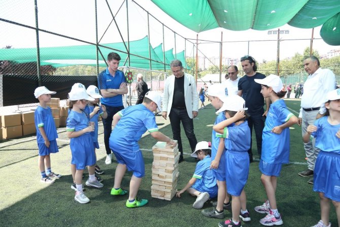 Eyüpsultanlı Çocukları Spor Ve Eğlence Dolu Bir Yaz Bekliyor