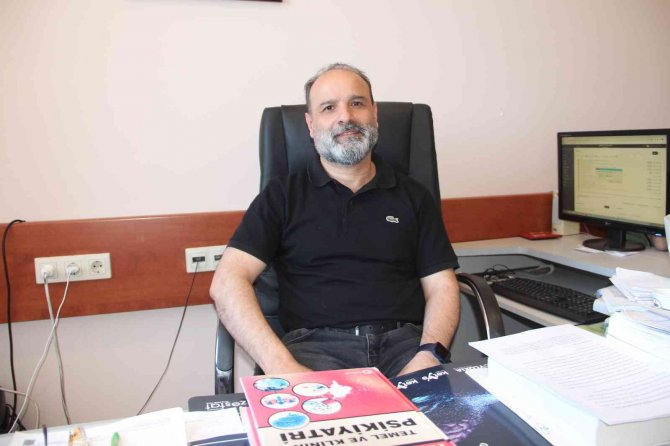 Prof. Dr. Atmaca, Dünyadaki 3 Psikiyatri Profesöründen Biri Oldu