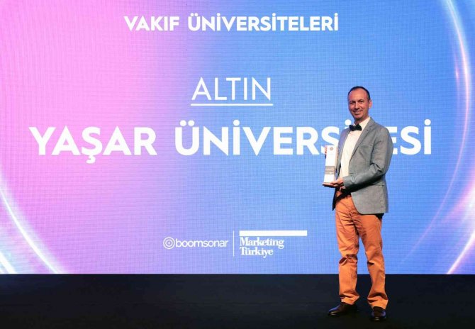 Yaşar Üniversitesi Sosyal Medya Ödüllerinde Zirveyi Koruyor