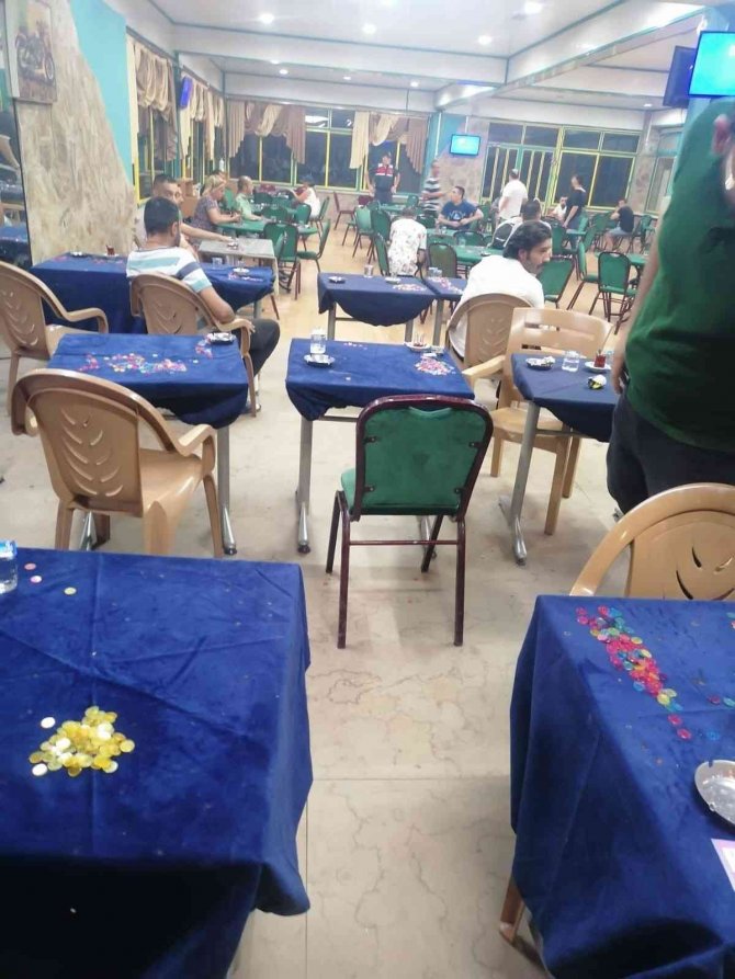 İ̇zmir’de Kumar Operasyonu: 87 Kişi Suçüstü Yakalandı