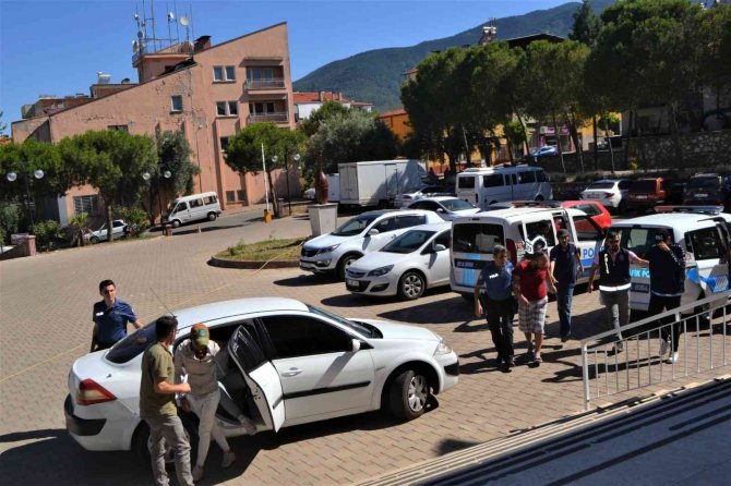 Karacasu’da Küçük Yaştaki Çocukları Uyuşturucu Ve Fuhuş Tuzağına Düşüren Şebeke Çökertildi