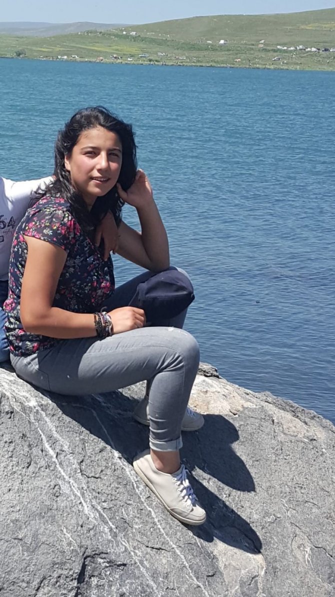 Kars’ta Tacizcisini Öldüren Kız Tahliye Edildi