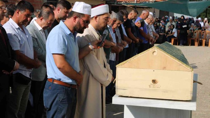 Otobüs Kazasında Hayatını Kaybeden Vatandaş Edirne’de Defnedildi