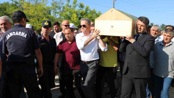 Otobüs Kazasında Hayatını Kaybeden Vatandaş Edirne’de Defnedildi