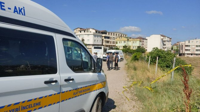 Sokak Ortasında Başından Vurulmuş Erkek Cesedi Bulundu