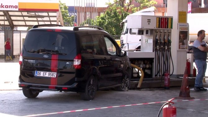 Araç Akaryakıt İstasyonuna Daldı, Faciadan Dönüldü
