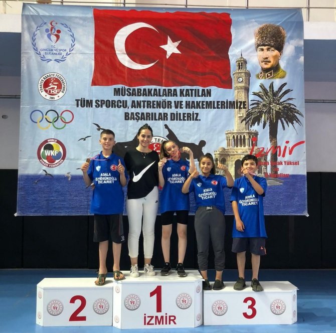 Manisa’da Adala Mahallesi Fırtınası Esti