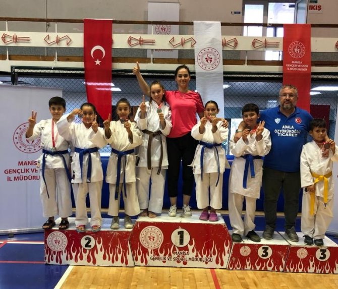 Manisa’da Adala Mahallesi Fırtınası Esti