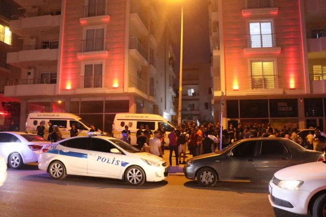 Cinnet Geçiren Şahıs Çocuğunu Ve Eşini Öldürüp İntihar Etti