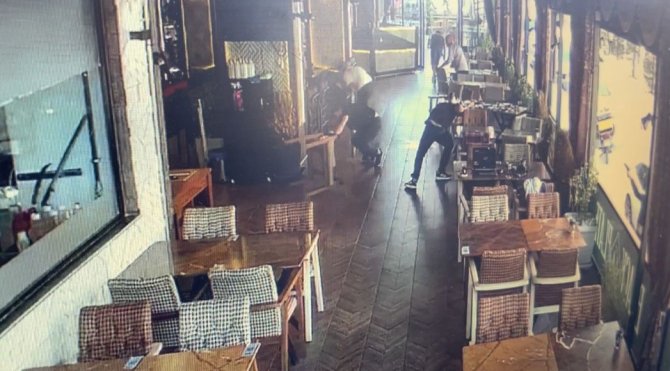 Kafede Oturanlara Silahla Ateş Edip Kaçtı: 1 Yaralı