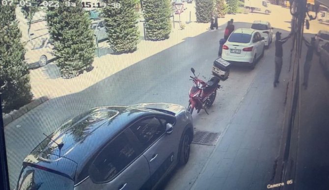 Kafede Oturanlara Silahla Ateş Edip Kaçtı: 1 Yaralı