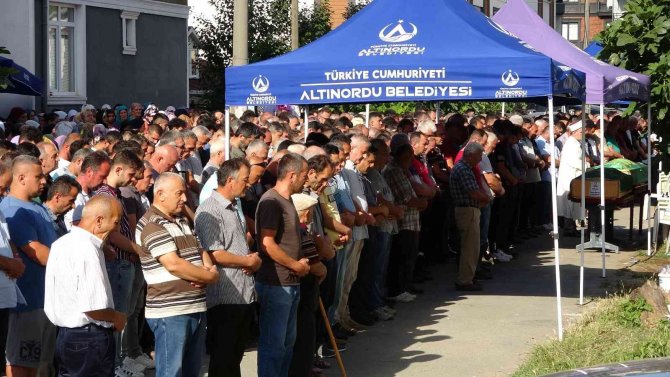 Ordu’da Gürültü Kavgasında Hayatını Kaybeden Baba-oğul Toprağa Verildi