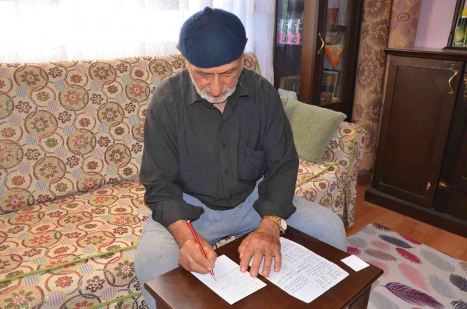 Umreye Gitti, 80 Yaşından Sonra Beyit Yazmaya Başladı