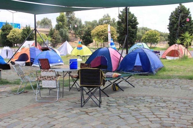 Otel Fiyatları Arttı Çadırcıların Yüzü Güldü