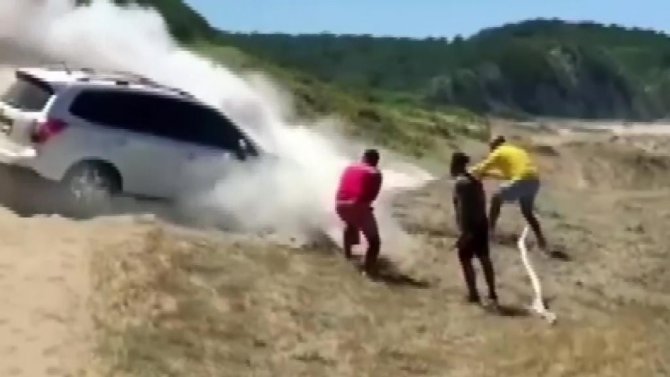 Şile’de Park Halindeki Lüks Araç Alev Alev Yandı