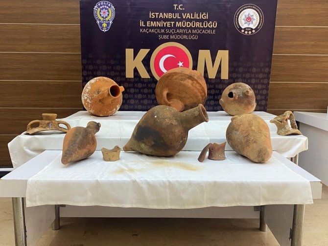 Balık Restoranına Amfora Operasyonu: 11 Tarihi Eser Ele Geçirildi