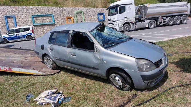 Samsun’da Otomobil Takla Attı: 2 Yaralı