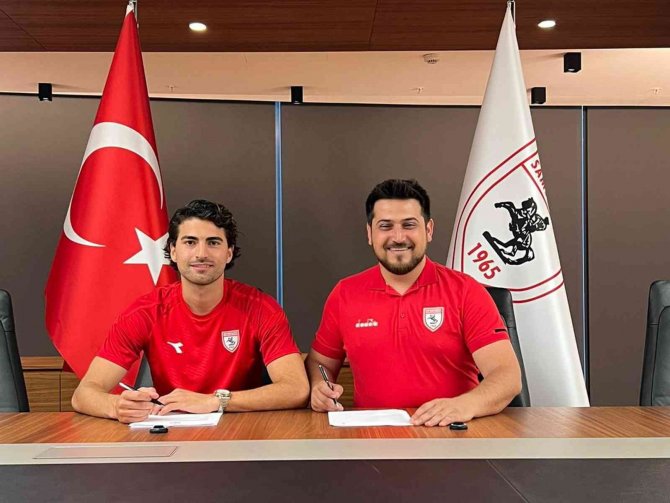 Ahmet Sagat’tan Samsunspor’a 3 Yıllık İmza