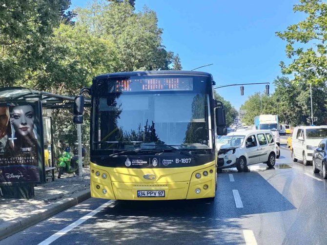 Sarıyer’de Zincirleme Kaza: 2 Yaralı