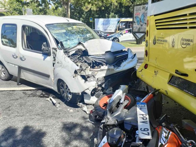 Sarıyer’de Zincirleme Kaza: 2 Yaralı
