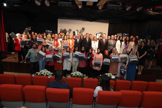 Sincan Belediyesi Eczane Yardımcı Personel Eğitimi İlk Mezunlarını Verdi