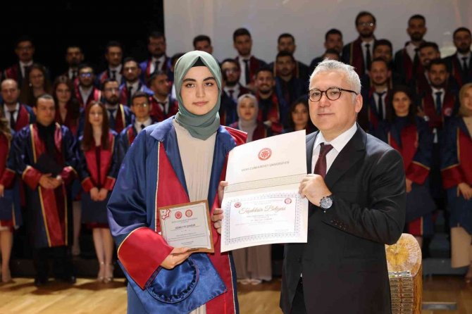 Scü Tıp Fakültesi 42. Dönem Mezunlarını Uğurladı