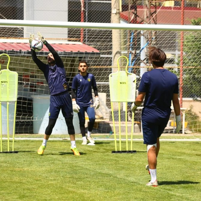 Yeni Malatyaspor’da Hazırlık Kampı Devam Ediyor