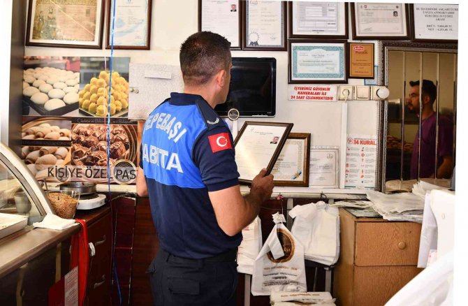 Tepebaşı’nda Bayram Öncesi Tatlı Ve Kuruyemiş Satışı Yapan İşletmelerde Denetimler