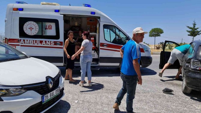 Kuşadası’nda Trafik Kazası: 2 Yaralı