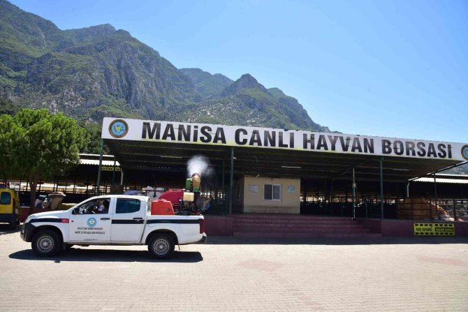 Manisa’da Kurban Satış Noktalarında İlaçlama Çalışması